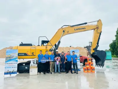Bàn giao Máy xúc đào LiuGong CLG922E tại Cảng Cửa Lò tỉnh Nghệ An